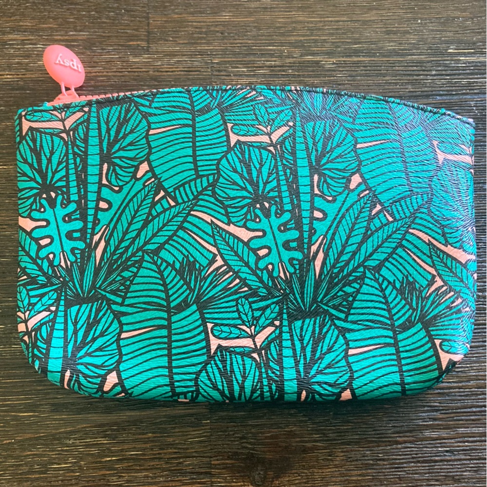 🟢 (2/$5) Ipsy Tropical Leaf Print Pouch - Picture 2 of 4